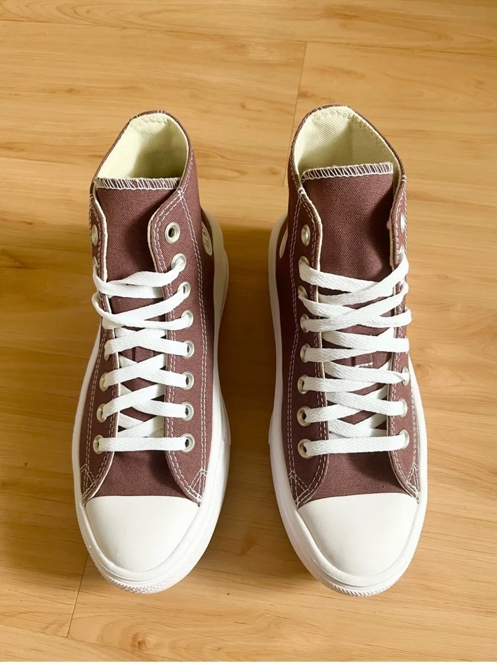 Converse brand new